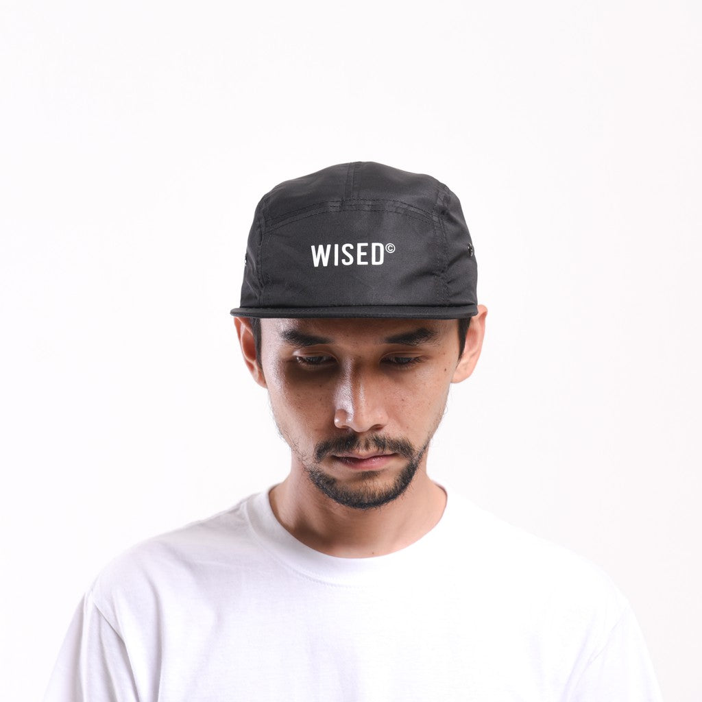 WISED | ARROW BLACK | 5 PANEL HAT